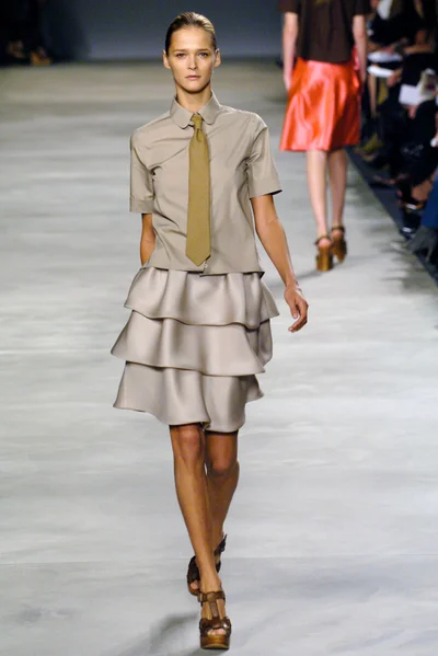 Look 18